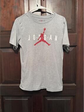 Jordan Gray Logo T-Shirt Youth XL 13-15 Years